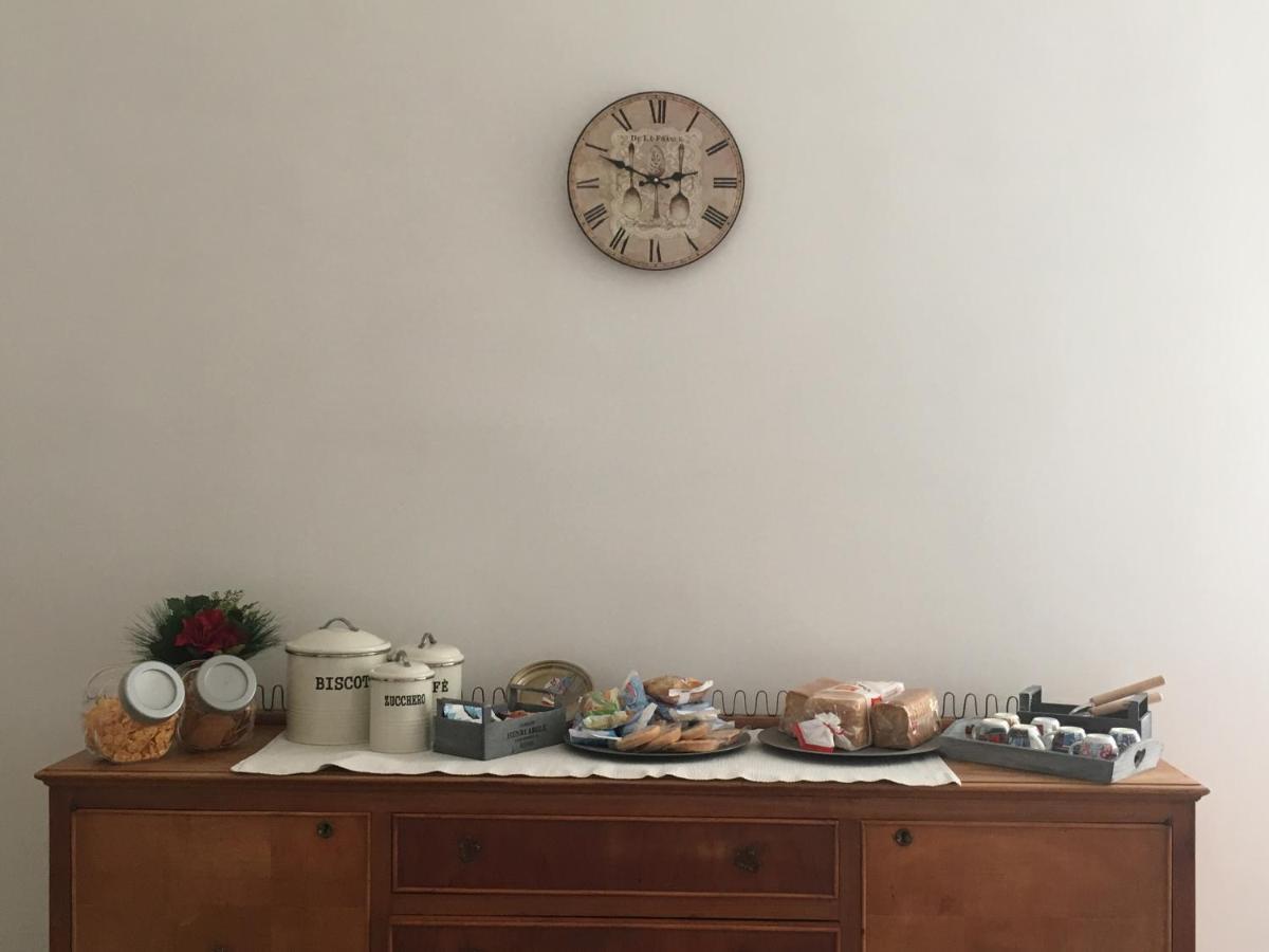 ナポリ Giu Al Centro Bed & Breakfast エクステリア 写真